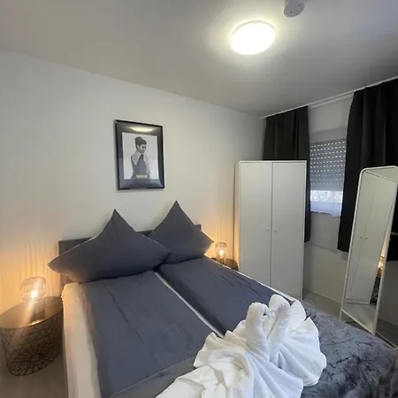City Am Rhein Apartment *